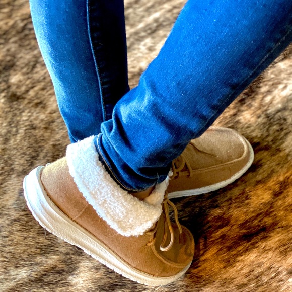 🚨RESTOCKED 🚨Tan Ankle Lined Gypsy Jazz Booties - Picture 9 of 10